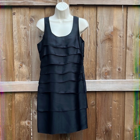 Michael Kors Dresses & Skirts - ⭐️ Bogo ⭐️🦋 Michael Kors Sz 6 black tiered sheath dress